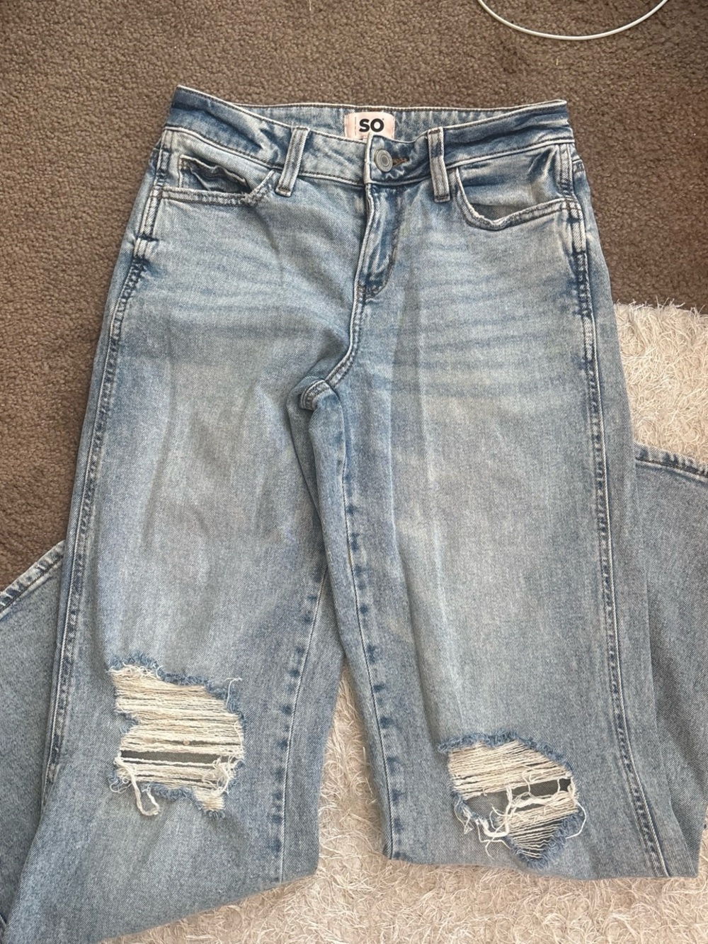 SO Women's Boyfriend Jeans in Light Blue with Knee Rips